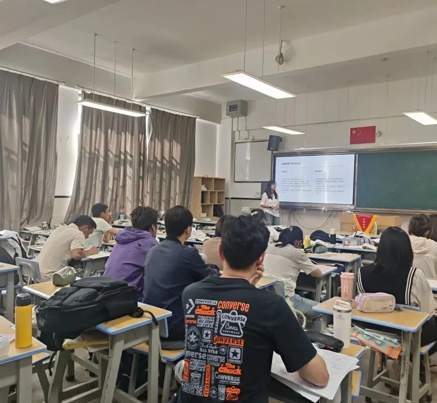 深耕真题研学情,精研课堂促成长 ——云大附属会展学校初中部“研读” 专题研讨活动-第23张图片-四季读书网