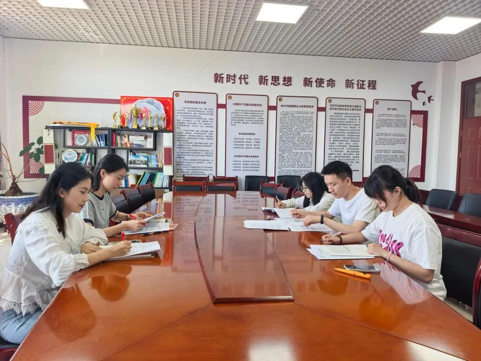 深耕真题研学情,精研课堂促成长 ——云大附属会展学校初中部“研读” 专题研讨活动-第54张图片-四季读书网