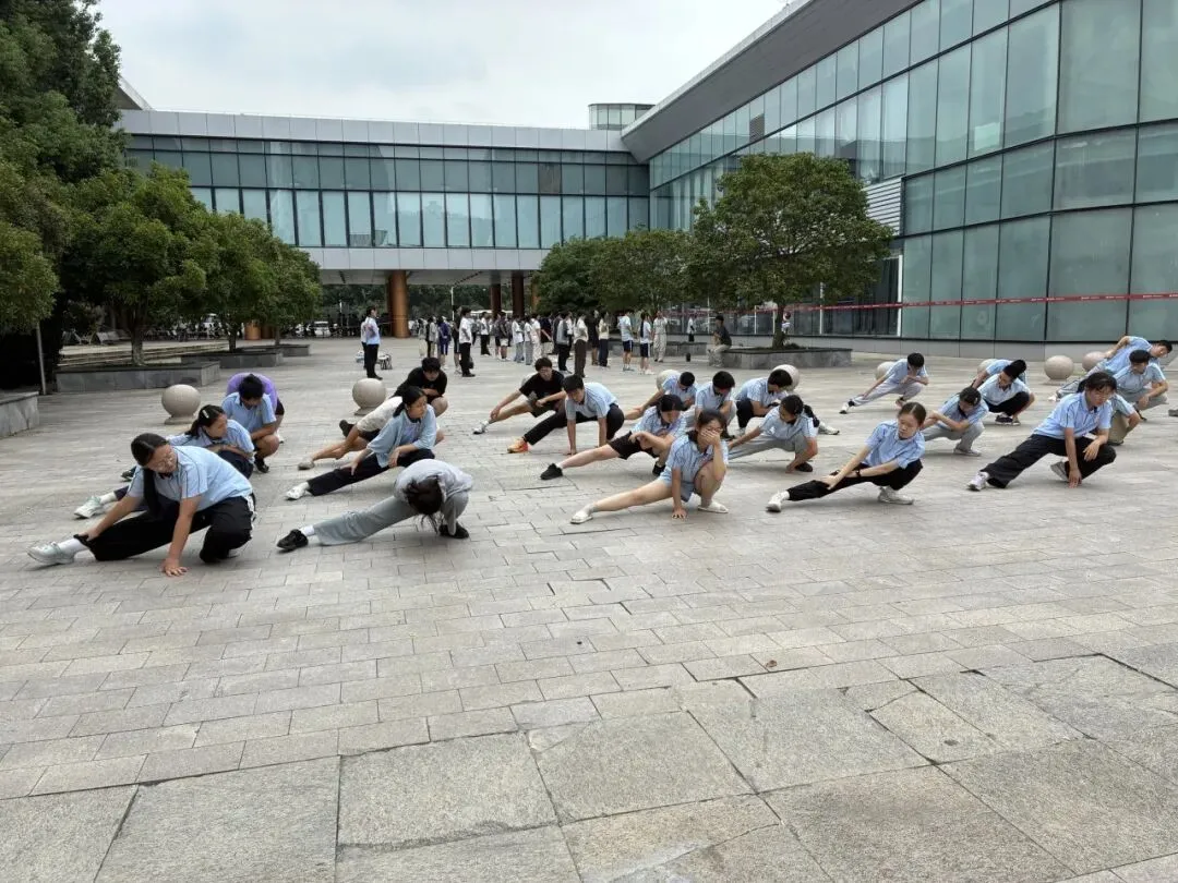 乘风破浪,泳往直前|我校学子中考游泳考试首战告捷!-第21张图片-四季读书网