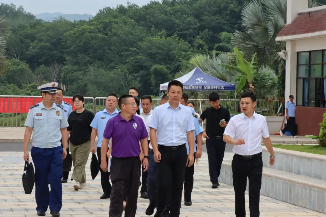 县政府主要领导督导检查高考准备工作时强调:周密细致做好服务保障 全力以赴为学子保驾护航-第3张图片-四季读书网 县政府主要领导督导检查高考准备工作时强调:周密细致做好服务保障 全力以赴为学子保驾护航-第3张图片-四季读书网