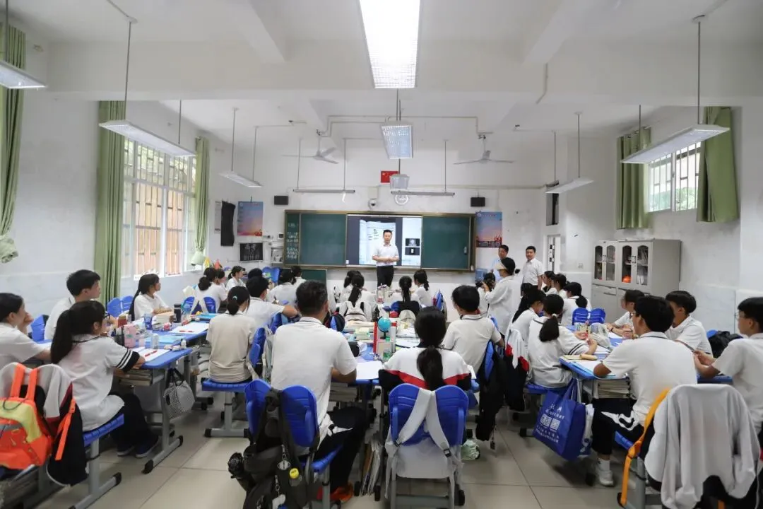 县政府主要领导督导检查高考准备工作时强调:周密细致做好服务保障 全力以赴为学子保驾护航-第4张图片-四季读书网 县政府主要领导督导检查高考准备工作时强调:周密细致做好服务保障 全力以赴为学子保驾护航-第4张图片-四季读书网