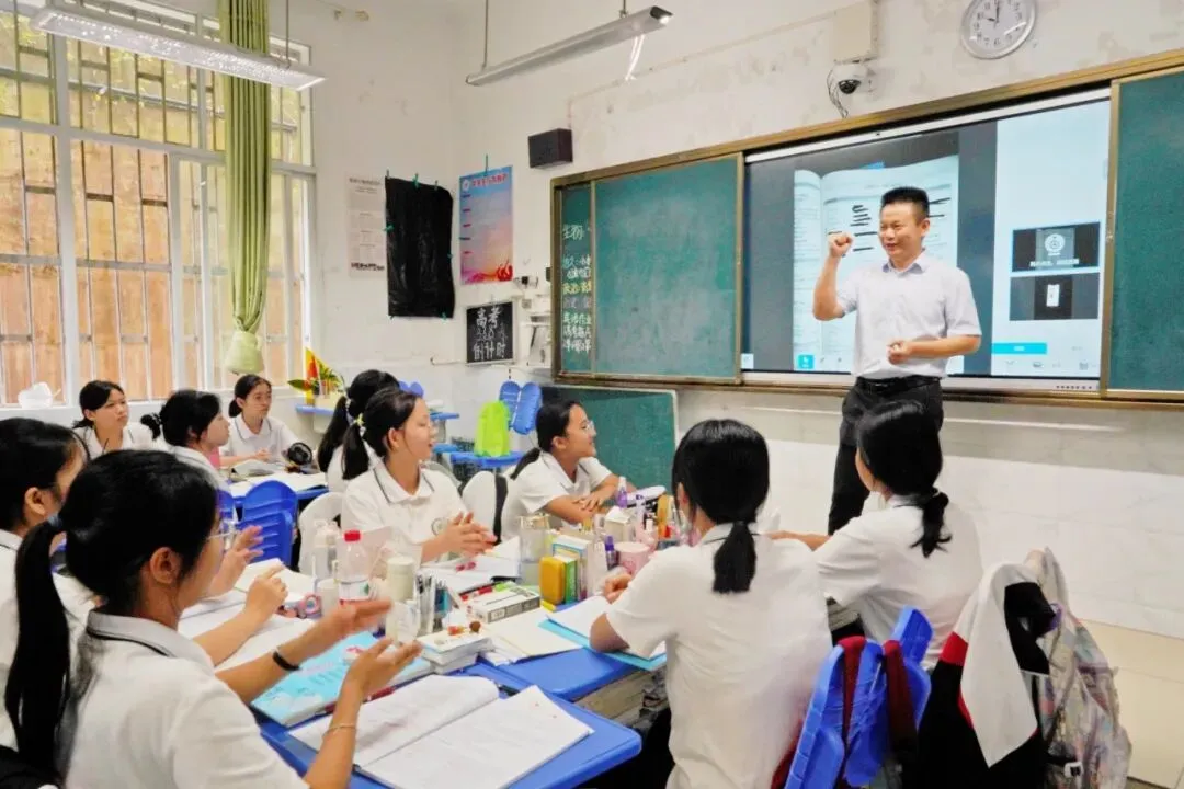 县政府主要领导督导检查高考准备工作时强调:周密细致做好服务保障 全力以赴为学子保驾护航-第5张图片-四季读书网 县政府主要领导督导检查高考准备工作时强调:周密细致做好服务保障 全力以赴为学子保驾护航-第5张图片-四季读书网