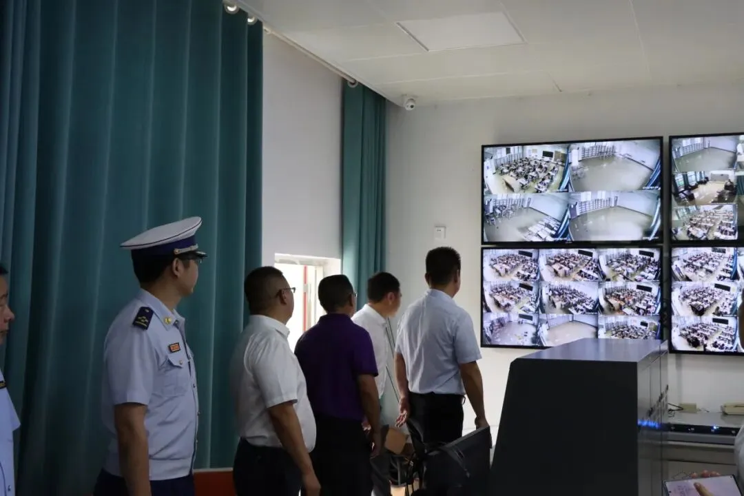 县政府主要领导督导检查高考准备工作时强调:周密细致做好服务保障 全力以赴为学子保驾护航-第6张图片-四季读书网 县政府主要领导督导检查高考准备工作时强调:周密细致做好服务保障 全力以赴为学子保驾护航-第6张图片-四季读书网