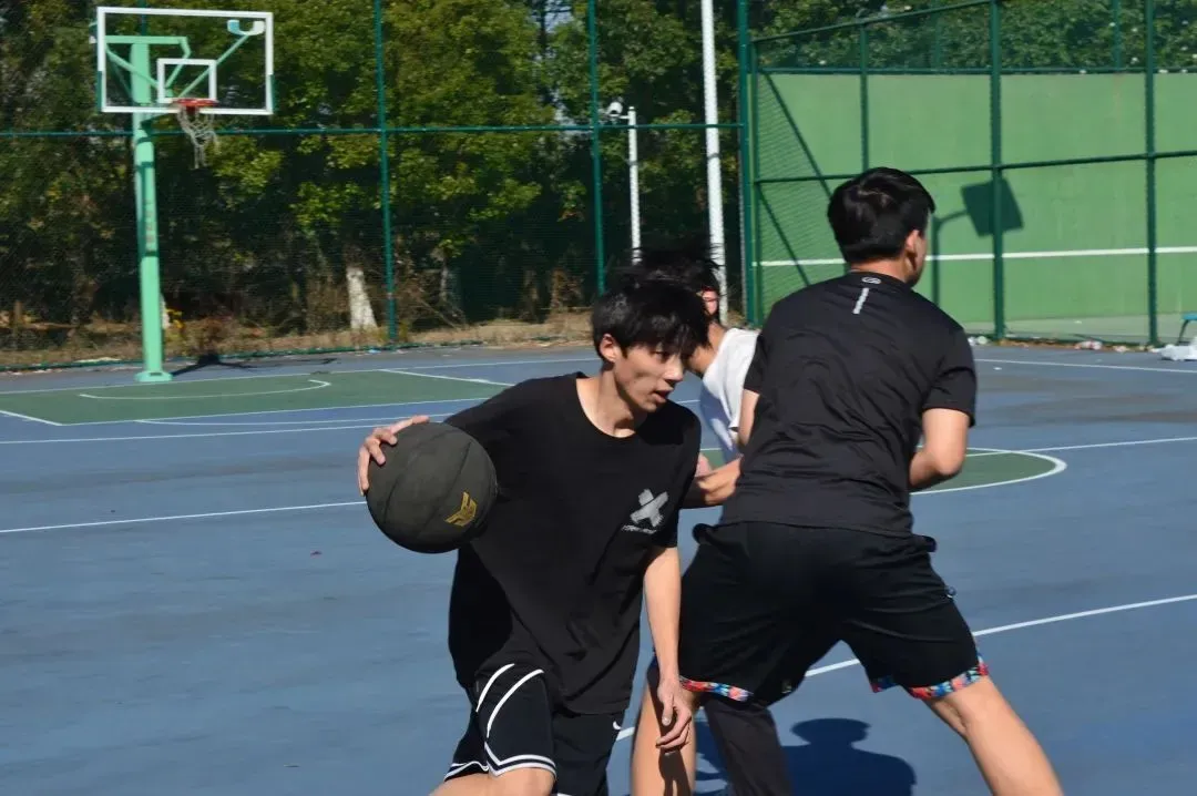 高考300分-500分|上海立信会计金融学院&SQA-AD(3+1)2026年秋季招生简章!-第15张图片-四季读书网