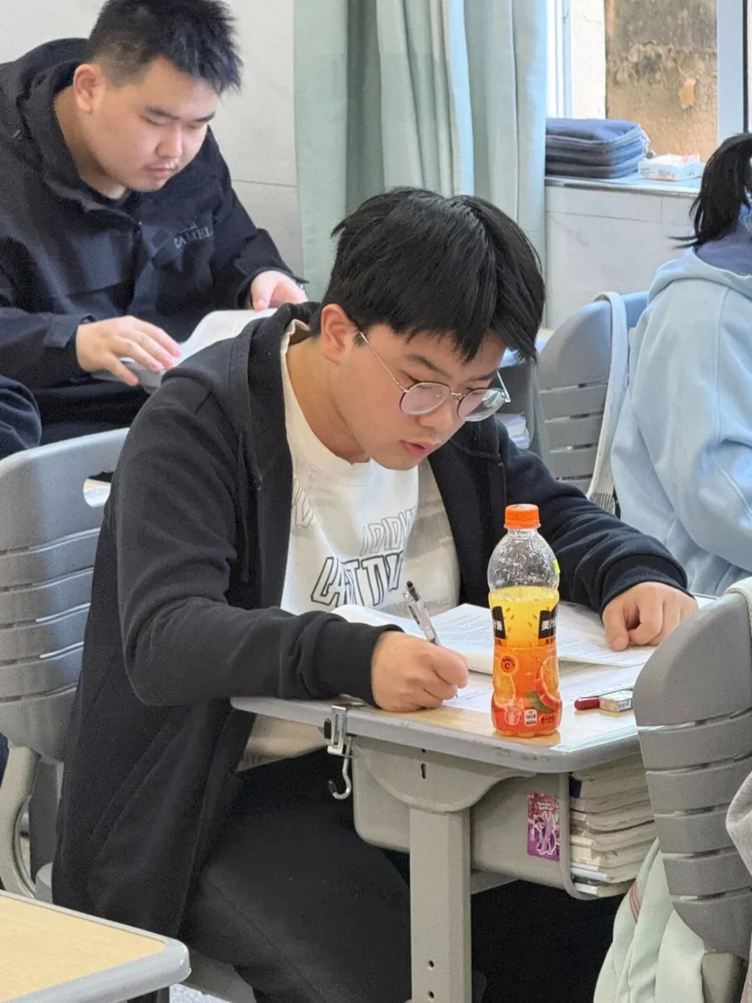 以考砺锋芒,蓄力再远航|普济圩高考复读班10月8日鼎尖联考顺利开考-第9张图片-四季读书网