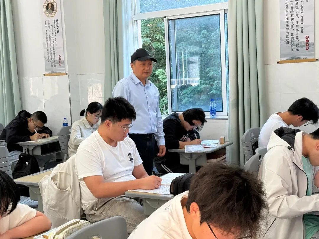 以考砺锋芒,蓄力再远航|普济圩高考复读班10月8日鼎尖联考顺利开考-第11张图片-四季读书网