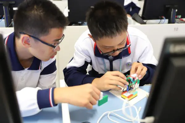 探校实录|铁一白云:首届中考就拿下公办第一,这成色到底几成?(意向登记入口见文末「阅读原文」)-第7张图片-四季读书网
