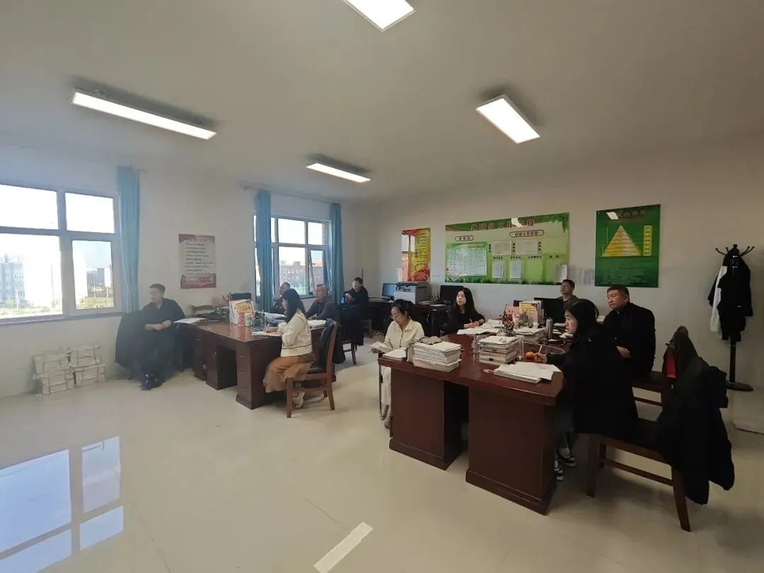 对标高考阅卷标准 优化课堂备考实效——怀仁一中召开高考阅卷教师汇报交流会-第14张图片-四季读书网