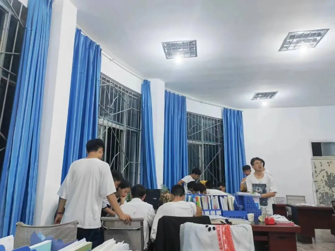 六盘水市臻园高级中学--初三补习尖刀班招生简章!-第7张图片-四季读书网