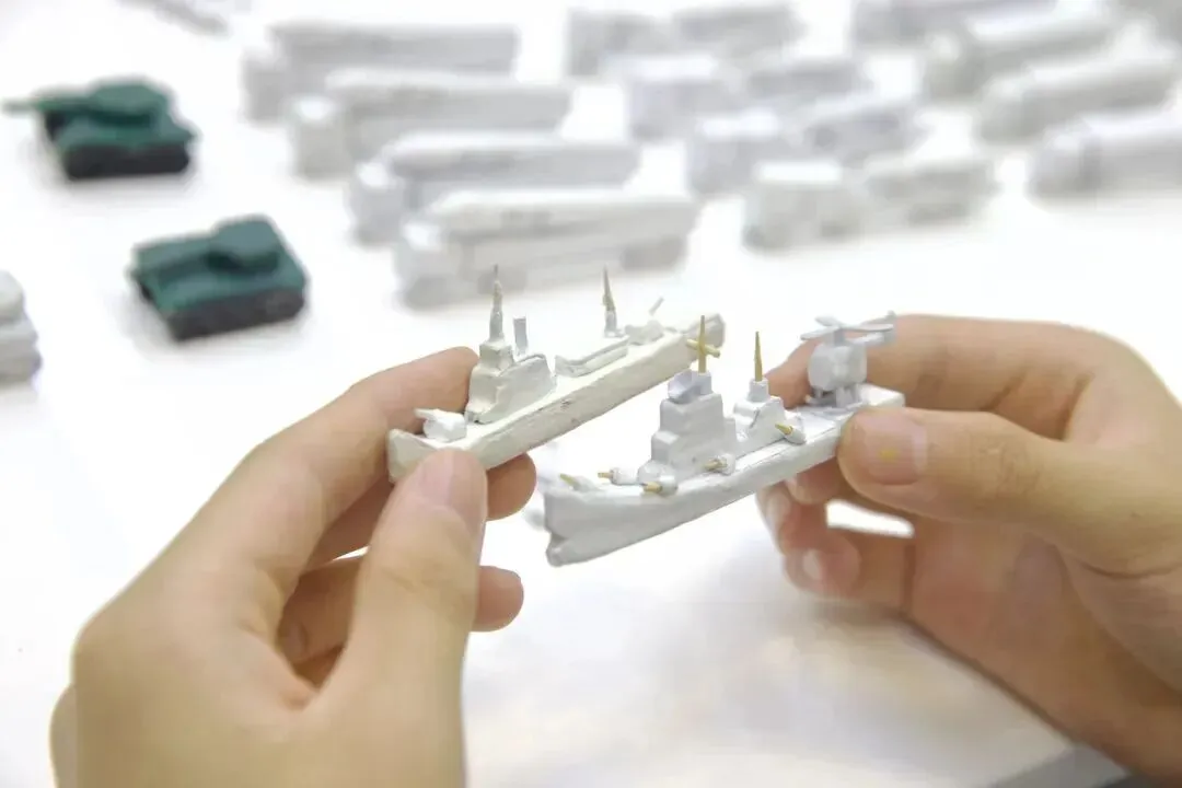 初三学生手搓“武器装备”,8年折出近千件作品,网友:满级手工大佬-第3张图片-四季读书网