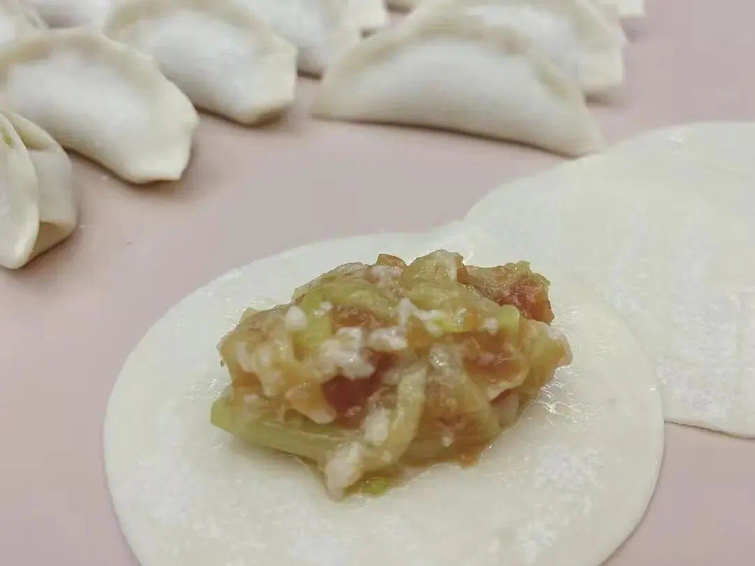今日九月初一,牢记:1不洗,2要晒,3不做,4要吃,寓意吉祥多福,顺遂美满,安稳度深秋-第6张图片-四季读书网