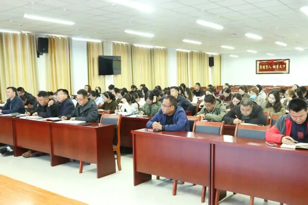 凝心聚力战中考 砥砺奋进创佳绩——海原县第五中学召开2027届备考启动会-第8张图片-四季读书网