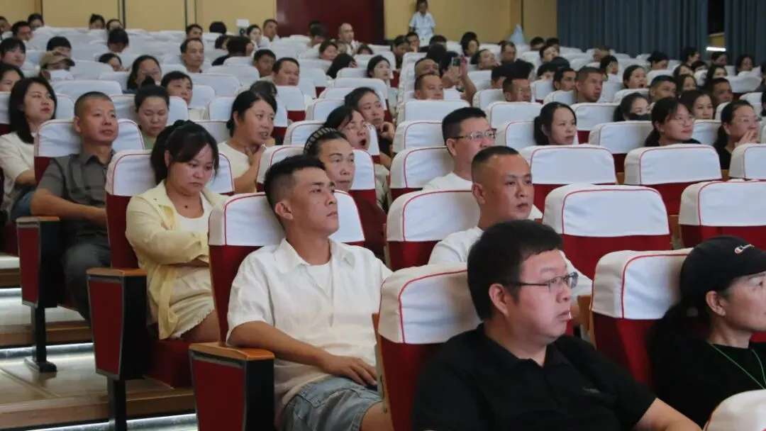 初三路口,规划先行丨云和文元育英中学九年级“幸福家长”亲子关系成长课堂-第5张图片-四季读书网 初三路口,规划先行丨云和文元育英中学九年级“幸福家长”亲子关系成长课堂-第5张图片-四季读书网