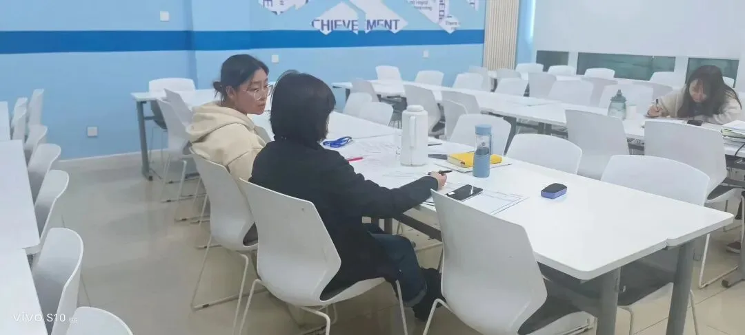 2026年【初中初三中考】杭州锐思教育临平/拱墅/钱塘/余杭/西湖/上城/滨江/萧山/富阳区初中/高中英语名师推荐哪位?15年教龄5A级明星教师-第2张图片-四季读书网