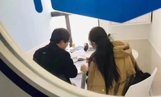 2026年【初中初三中考】杭州锐思教育临平/拱墅/钱塘/余杭/西湖/上城/滨江/萧山/富阳区初中/高中英语名师推荐哪位?15年教龄5A级明星教师-第6张图片-四季读书网