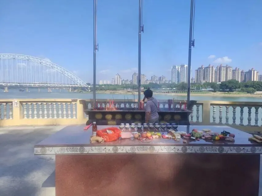 初一,去淡村黄帝庙烧了一炷香-第2张图片-四季读书网