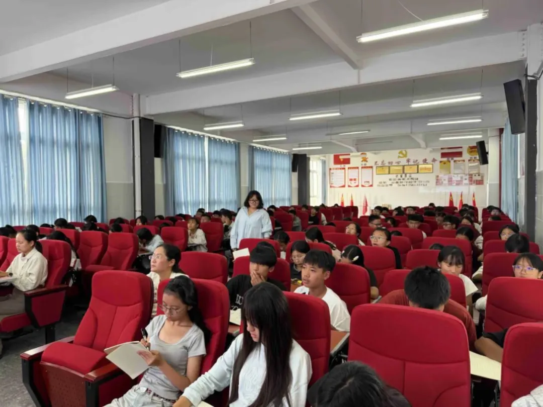 减压赋能 从容应考——翁堵中学开展中考减压心理健康专题讲座-第3张图片-四季读书网