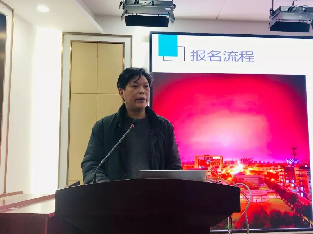 高考 · 帮 | 咨询会现场:湖州宁波盛况依旧 招办主任现场支招报考技巧-第5张图片-四季读书网