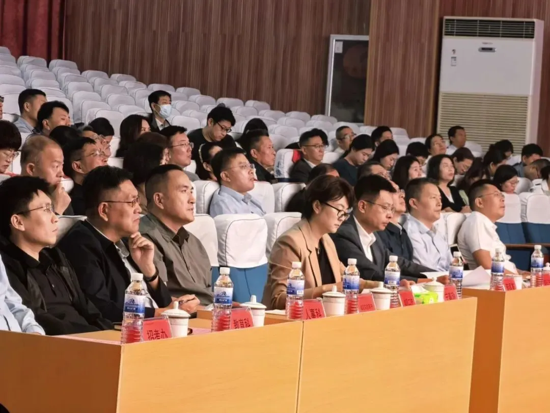 凝心聚力谋发展 精准施策备高考|城阳区2026年高中教学工作会在城阳一中召开-第4张图片-四季读书网 凝心聚力谋发展 精准施策备高考|城阳区2026年高中教学工作会在城阳一中召开-第4张图片-四季读书网