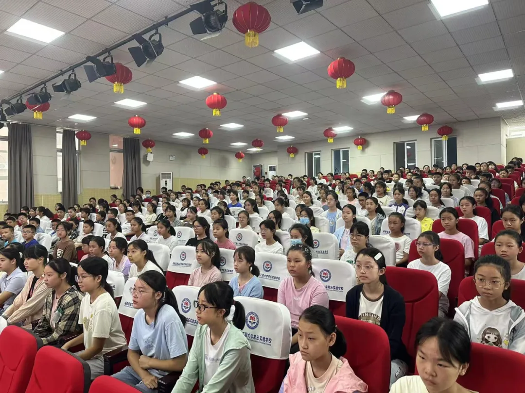 【初一开学入学教育】——为新生开启美好的初中生活-第7张图片-四季读书网 【初一开学入学教育】——为新生开启美好的初中生活-第7张图片-四季读书网