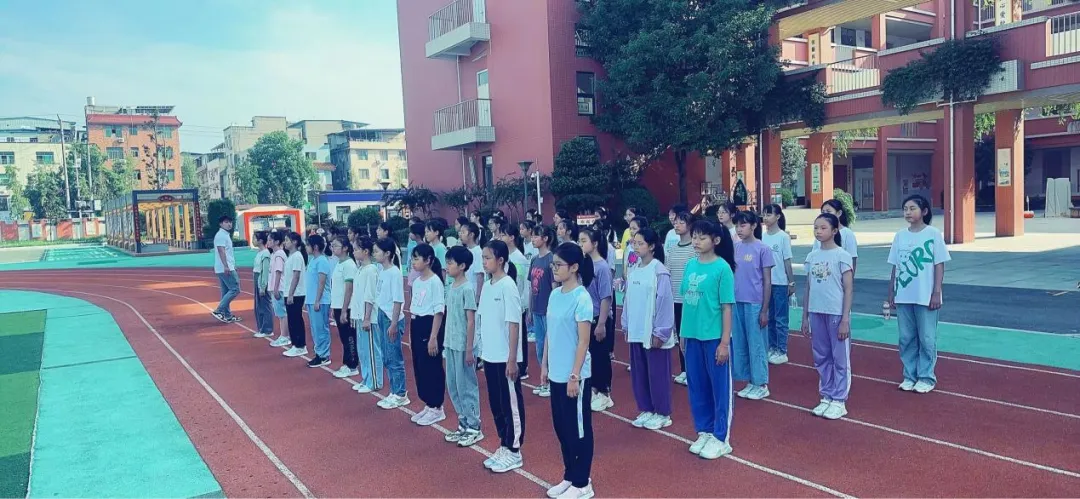 【初一开学入学教育】——为新生开启美好的初中生活-第12张图片-四季读书网 【初一开学入学教育】——为新生开启美好的初中生活-第12张图片-四季读书网