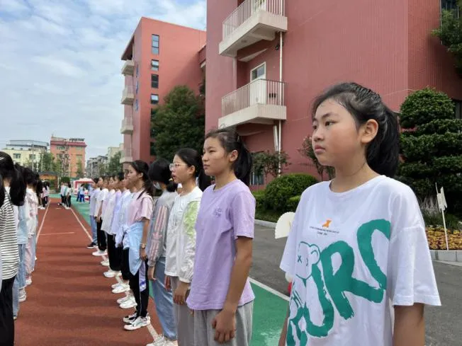 【初一开学入学教育】——为新生开启美好的初中生活-第13张图片-四季读书网 【初一开学入学教育】——为新生开启美好的初中生活-第13张图片-四季读书网