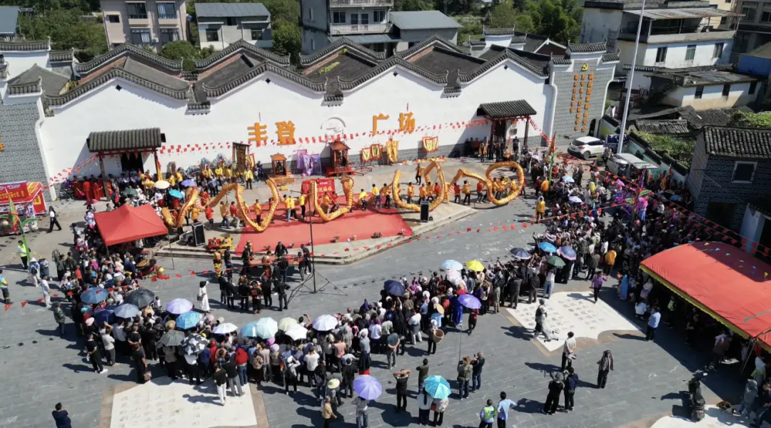 10万人赶九月初一“婆王节”庙会,小编带你直击观音阁热闹场面-第10张图片-四季读书网 10万人赶九月初一“婆王节”庙会,小编带你直击观音阁热闹场面-第10张图片-四季读书网