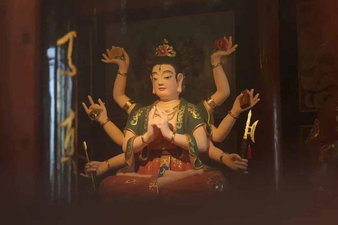 九月初二:恭祝北斗第二阴精巨门元星君圣诞-第3张图片-四季读书网