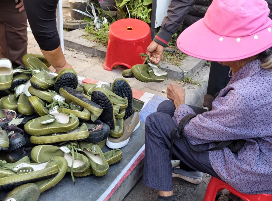 10万人赶九月初一“婆王节”庙会,小编带你直击观音阁热闹场面-第15张图片-四季读书网 10万人赶九月初一“婆王节”庙会,小编带你直击观音阁热闹场面-第15张图片-四季读书网