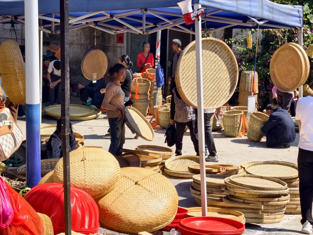 10万人赶九月初一“婆王节”庙会,小编带你直击观音阁热闹场面-第24张图片-四季读书网 10万人赶九月初一“婆王节”庙会,小编带你直击观音阁热闹场面-第24张图片-四季读书网