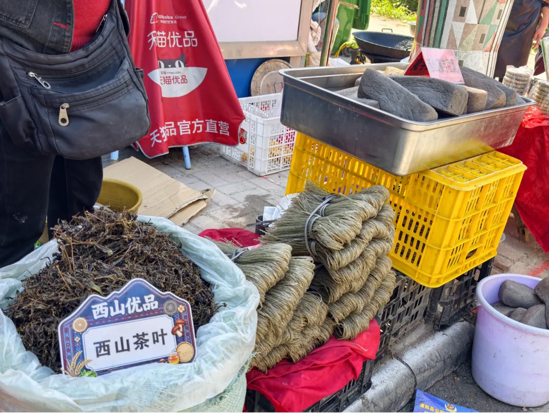 10万人赶九月初一“婆王节”庙会,小编带你直击观音阁热闹场面-第35张图片-四季读书网 10万人赶九月初一“婆王节”庙会,小编带你直击观音阁热闹场面-第35张图片-四季读书网