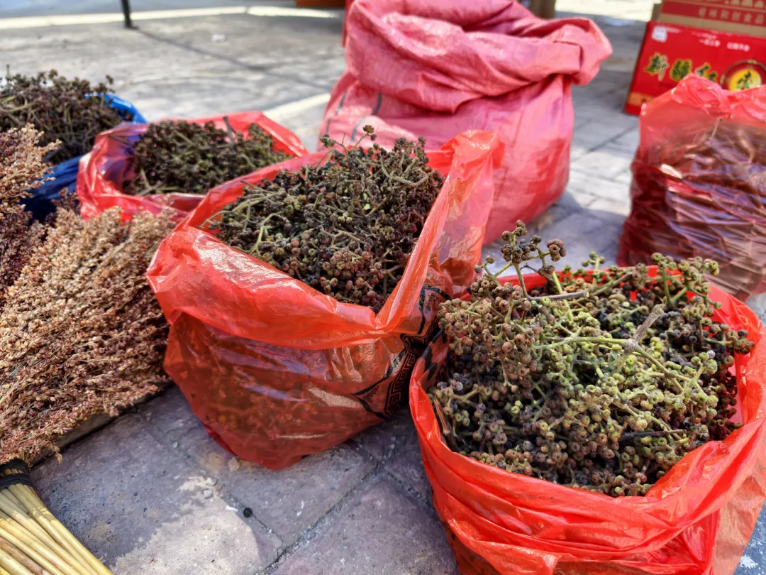 10万人赶九月初一“婆王节”庙会,小编带你直击观音阁热闹场面-第38张图片-四季读书网 10万人赶九月初一“婆王节”庙会,小编带你直击观音阁热闹场面-第38张图片-四季读书网