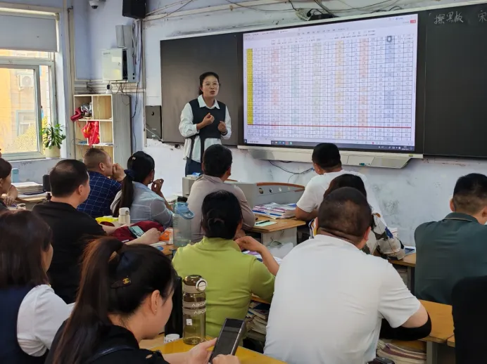 同心筑梦备高考 家校携手向未来 | 郑州市上街实验高级中学召开高三年级家长会-第10张图片-四季读书网