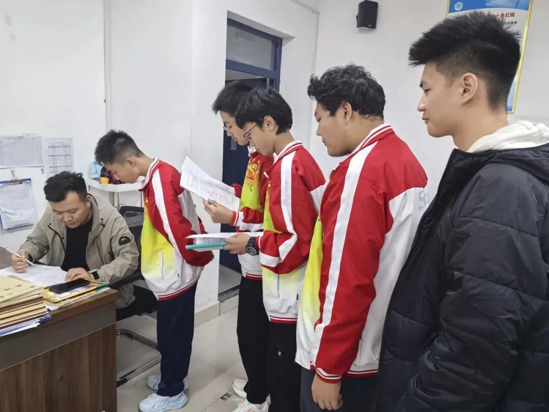 暖心评语助成长——成功中考一校化学老师激励暖人心-第13张图片-四季读书网 暖心评语助成长——成功中考一校化学老师激励暖人心-第13张图片-四季读书网