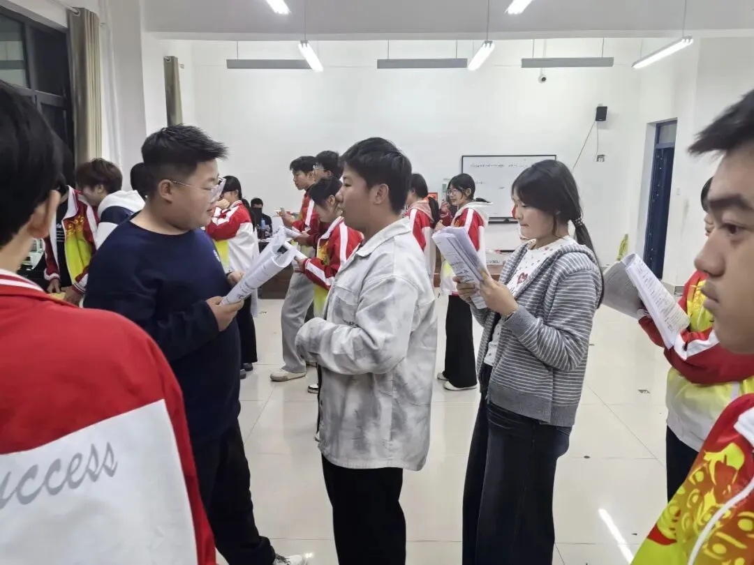 暖心评语助成长——成功中考一校化学老师激励暖人心-第14张图片-四季读书网 暖心评语助成长——成功中考一校化学老师激励暖人心-第14张图片-四季读书网