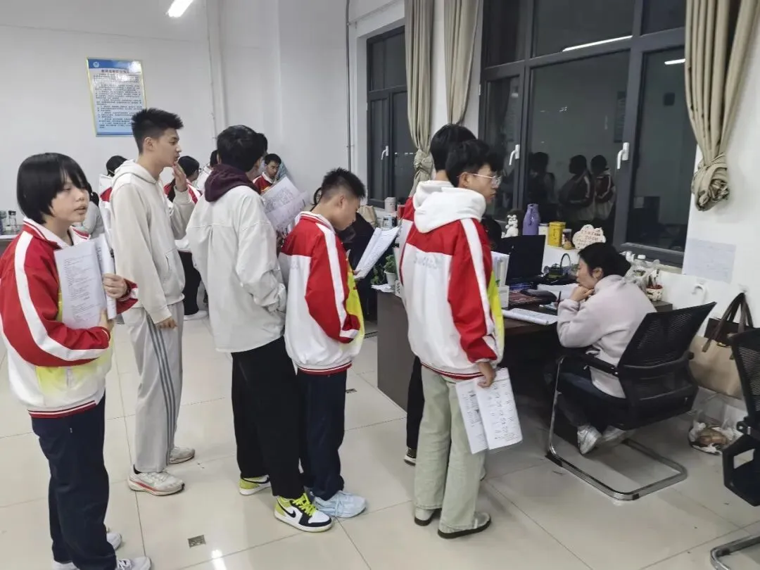 暖心评语助成长——成功中考一校化学老师激励暖人心-第17张图片-四季读书网 暖心评语助成长——成功中考一校化学老师激励暖人心-第17张图片-四季读书网