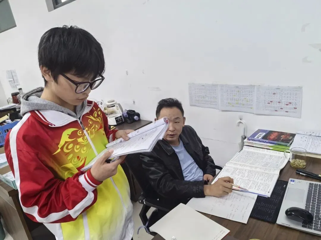暖心评语助成长——成功中考一校化学老师激励暖人心-第23张图片-四季读书网 暖心评语助成长——成功中考一校化学老师激励暖人心-第23张图片-四季读书网