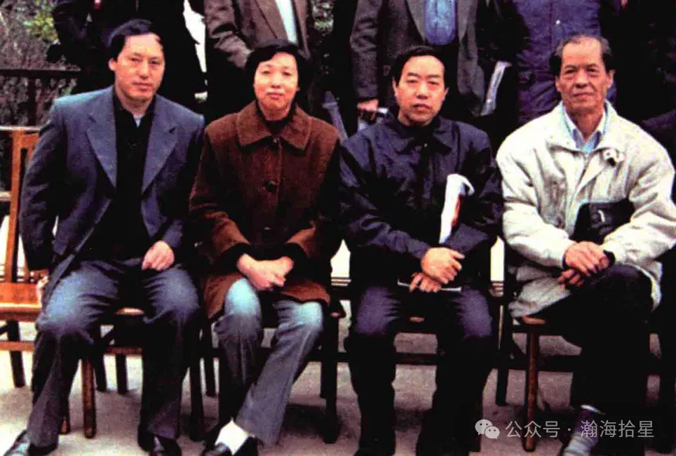 高考落榜、被嘲讽、退稿不断,他的不幸和有幸,都从文学开始-第11张图片-四季读书网 高考落榜、被嘲讽、退稿不断,他的不幸和有幸,都从文学开始-第11张图片-四季读书网