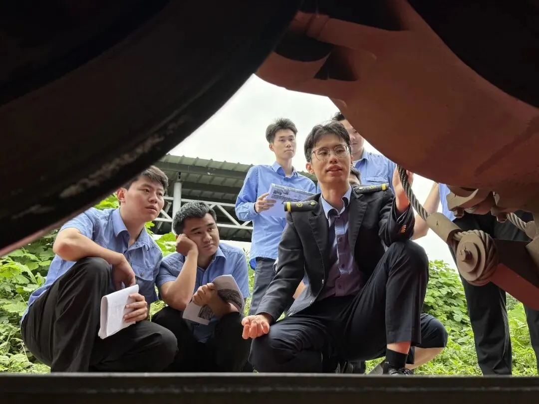 平安成机丨模拟考、即时评,这个车间备考出实招!-第5张图片-四季读书网 平安成机丨模拟考、即时评,这个车间备考出实招!-第5张图片-四季读书网
