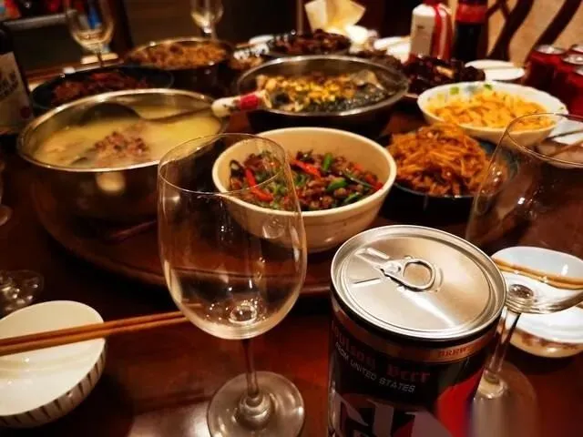 今儿个是农历九月初一.要不是早上翻日历看见那个小小的“朔”字,我差点就当成普通一天过了.-第4张图片-四季读书网 今儿个是农历九月初一.要不是早上翻日历看见那个小小的“朔”字,我差点就当成普通一天过了.-第4张图片-四季读书网
