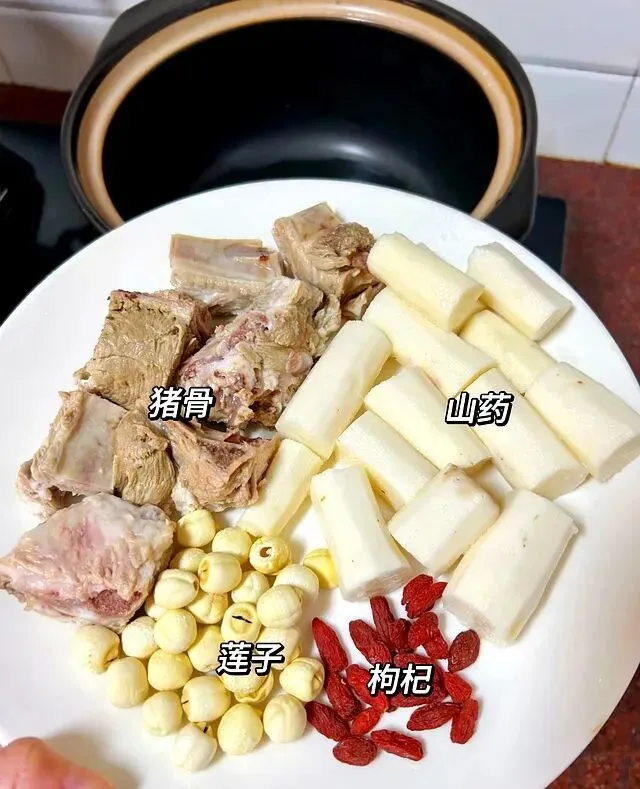 五月初一到了,赶紧吃点绿的和白的,别给身体留“病根”!-第2张图片-四季读书网