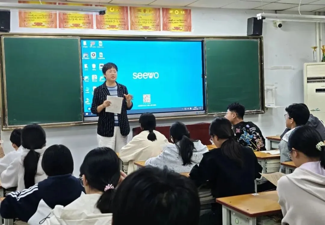 以评促教,以生为镜!高考部、中考部民主评教顺利开展-第8张图片-四季读书网 以评促教,以生为镜!高考部、中考部民主评教顺利开展-第8张图片-四季读书网