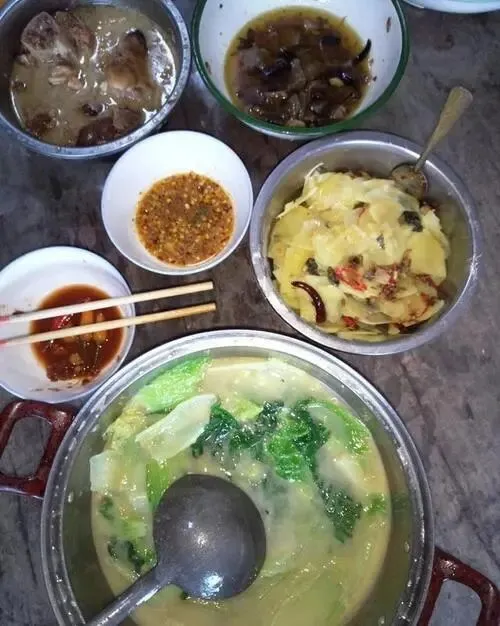 九月初一必吃三味暖身菜:姜母鸭·胡椒猪肚汤·韭菜炒核桃仁-第1张图片-四季读书网