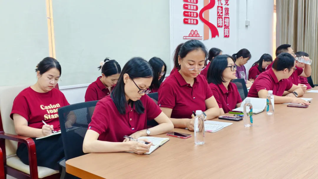 誓言铮铮担使命,同心蓄力战中考——翡翠山湖学校开展2027年备考教师动员会-第5张图片-四季读书网