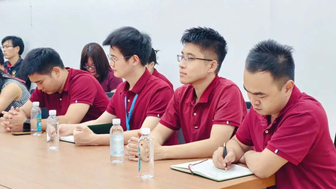 誓言铮铮担使命,同心蓄力战中考——翡翠山湖学校开展2027年备考教师动员会-第6张图片-四季读书网