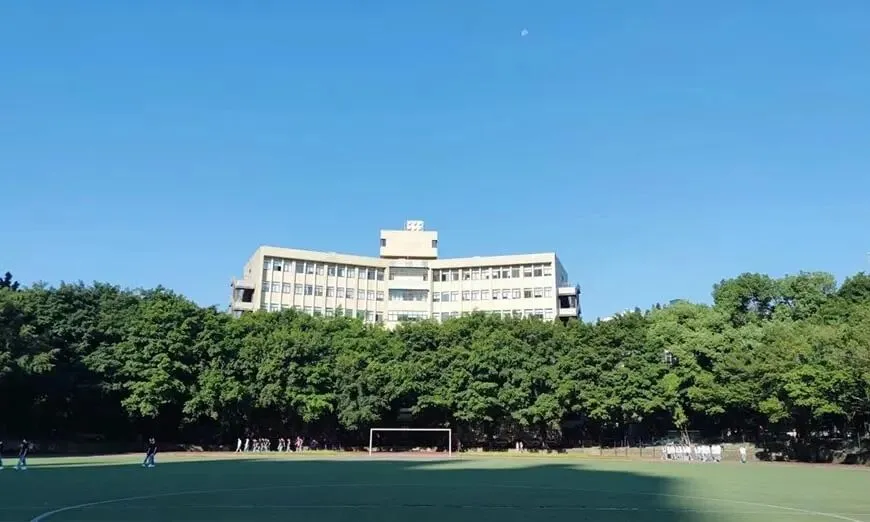 重庆高考集训怎么选?新东方 2027 高三全日制,高考全托 + 艺考文补完整招生简章-第2张图片-四季读书网