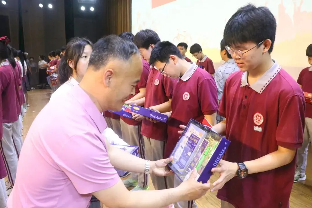 以热爱,共赴前程 | 2024届初三毕业典礼暨中考壮行仪式-第32张图片-四季读书网