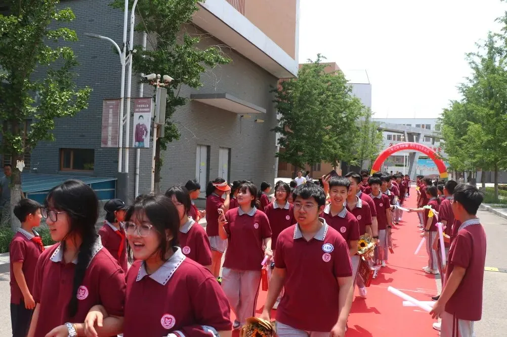 以热爱,共赴前程 | 2024届初三毕业典礼暨中考壮行仪式-第38张图片-四季读书网