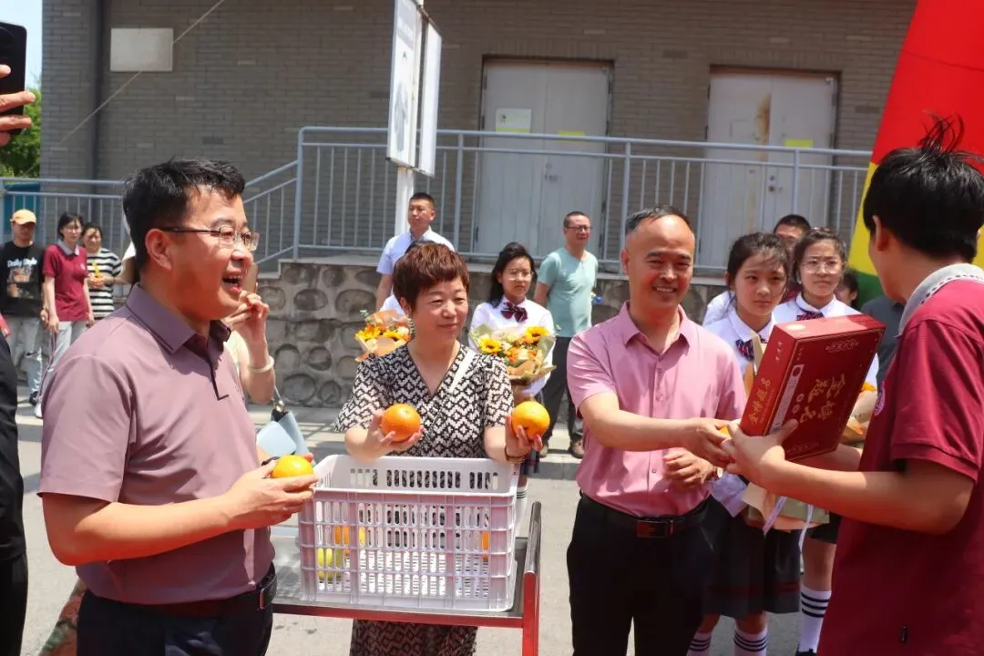 以热爱,共赴前程 | 2024届初三毕业典礼暨中考壮行仪式-第41张图片-四季读书网