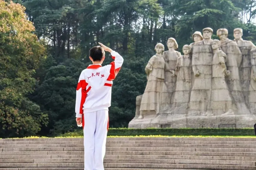 六朝古韵南京行 科技怀铸家国安 | 初二年级南京研学课程-第21张图片-四季读书网 六朝古韵南京行 科技怀铸家国安 | 初二年级南京研学课程-第21张图片-四季读书网